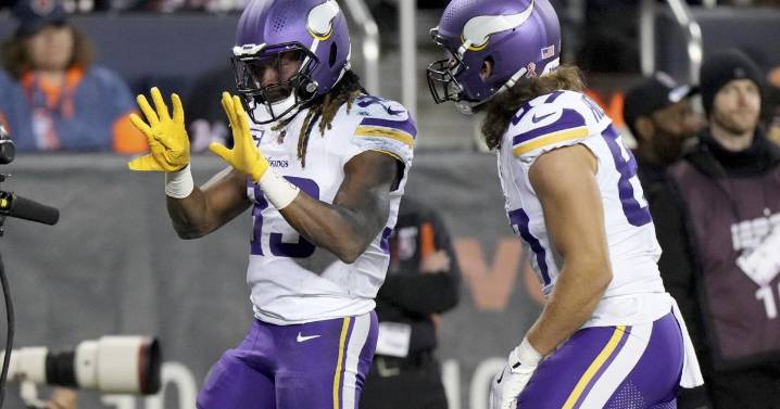 Vikings put RB Aaron Jones on IR with hamstring injury that will sideline him more than a month