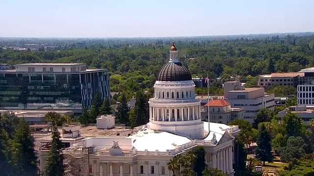 California Senate passes bill that makes it a crime for lawmakers to sign NDAs