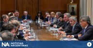 Tras el revés electoral, Luis Caputo pidió elegir "entre esto, o el comunismo en 2027"