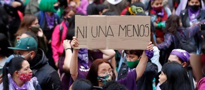A funcionaria de Alcaldía de Bogotá su pareja le propinó 13 martillazos y luego la apuñaló