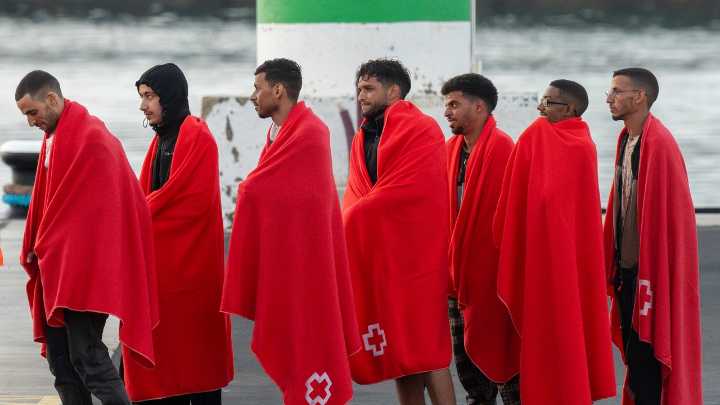 Un centenar de inmigrantes a la deriva camino de Lanzarote