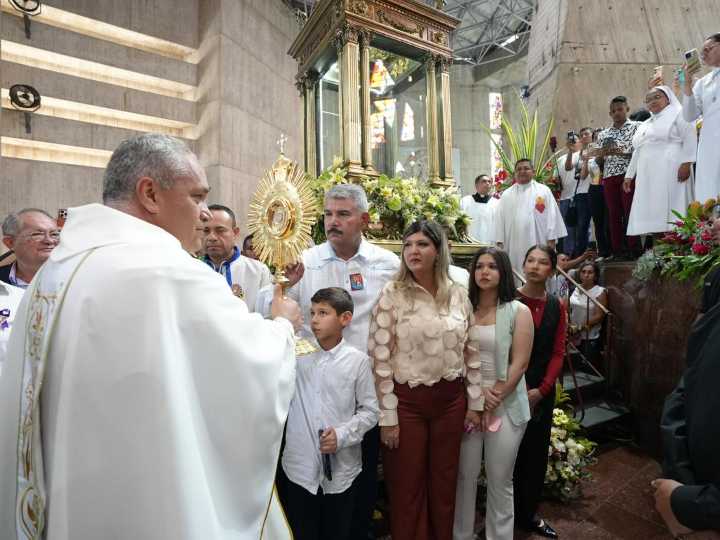 Gobernador Caldera acompaña en Guanare celebración de los 373 años de la Virgen de Coromoto