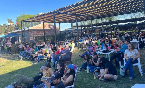 Más de 500 personas disfrutaron de la Feria de Productores y Artesanos en 28 de Julio