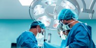 Condenaron por mala praxis a un cirujano que operó la rodilla equivocada de una paciente de 19 años