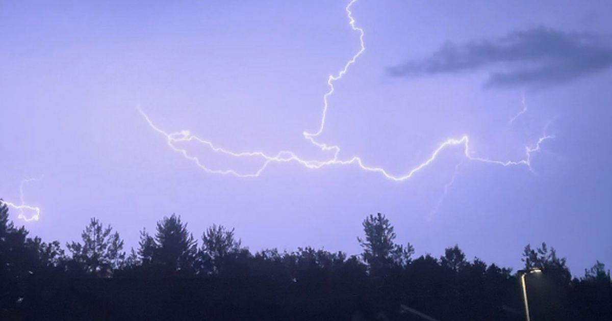 Met Office issues 15-hour thunderstorm warning for 70 areas of UK