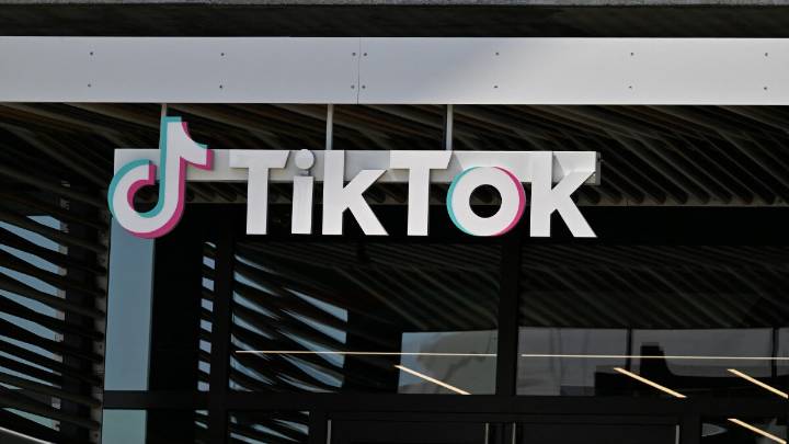 Deal for TikTok creates U.S. joint venture, and government won't have a stake
