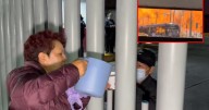 Solidaridad en medio de la tragedia: vecinos ayudan tras explosión en Puente de la Concordia
