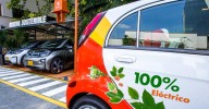 De cada 100 carros nuevos, 11 ya son eléctricos: así Medellín pisa el acelerador entre sus lomas