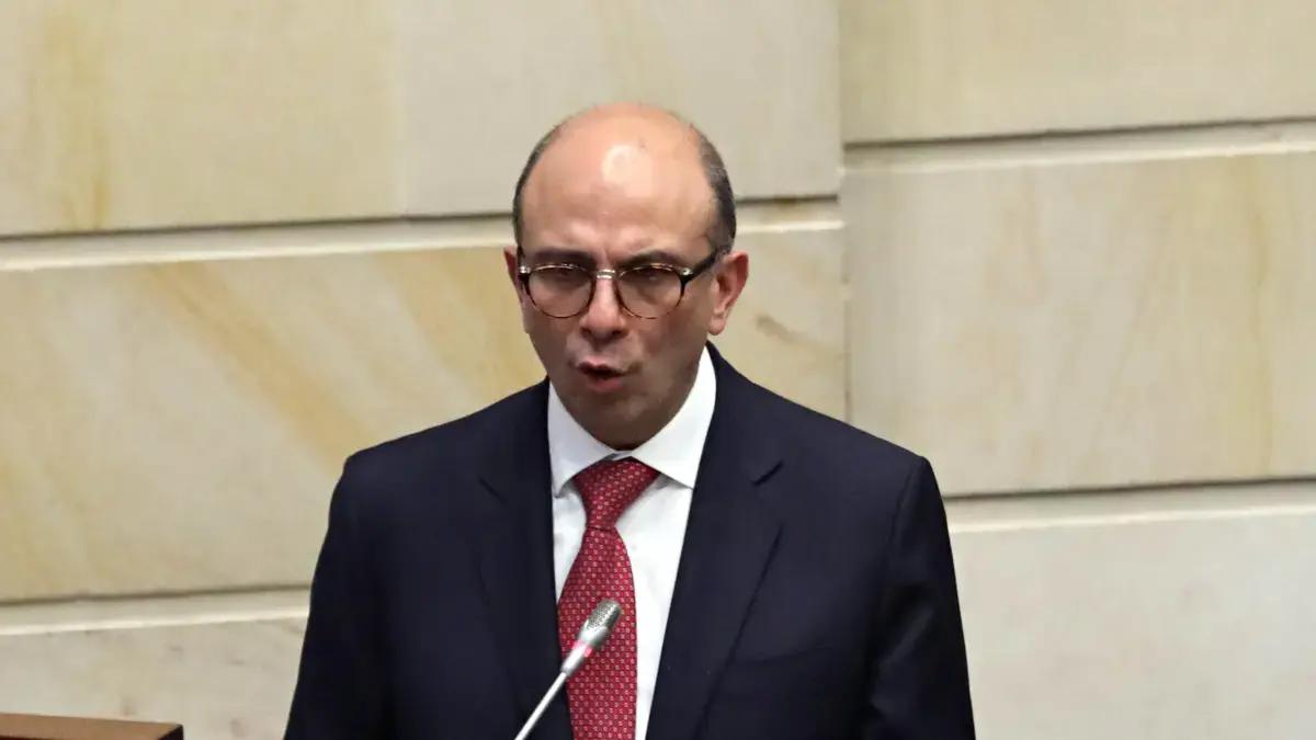 Reacciones de la oposición a la elección de Carlos Camargo como nuevo magistrado de la Corte Constitucional