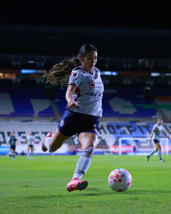 Pachuca y Cruz Azul femenil reparten puntos