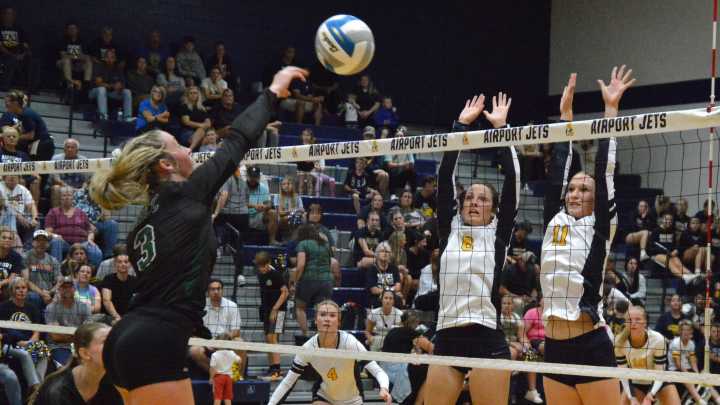 Top Performers: SMCC volleyball outlasts Airport; 21 kills for Cicotte