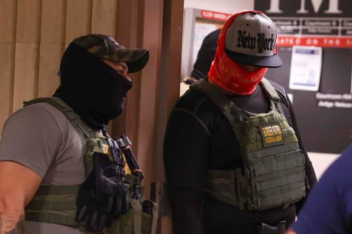 California aprueba proyecto de ley que prohíbe que agentes en servicio se cubran el rostro