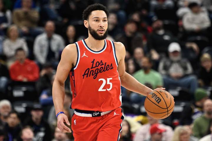 Knicks Finally Make Ben Simmons Decision as Ex-76ers Star Sign 1-Year Deal To Fill Final Roster Spot The New York Knicks have made their final roster move, opting to re-sign a reliable veteran shooter