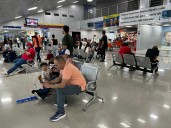 Aficionados de La Vinotinto continúan retornando por el aeropuerto de Maturín