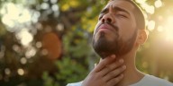 Cómo aliviar el dolor de garganta con un poderoso remedio natural