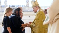 El Papa León XIV anima a los jóvenes "a no malgastar la vida, sino a orientarla hacia lo alto" en la canonización de Carlo Acutis y Frassati