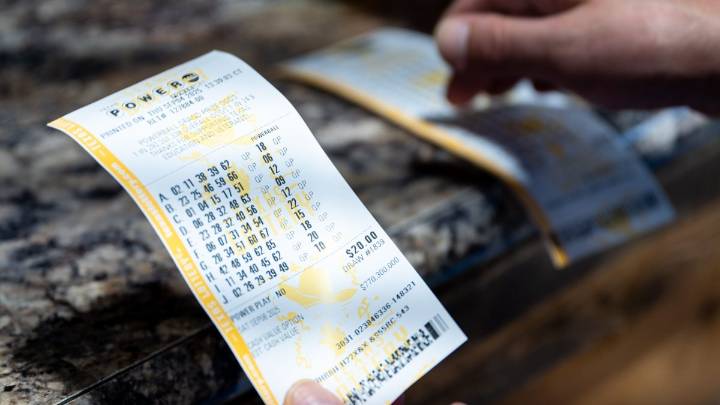 Winning numbers for $1.8B Powerball jackpot to be drawn Saturday