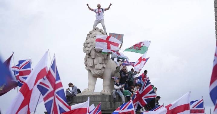 More than 100,000 attend London protest organized by far-right activist, with clashes breaking out