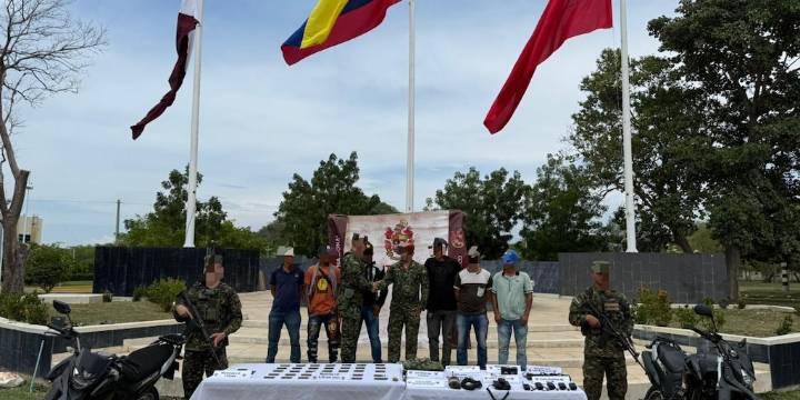 Siete hombres del Clan del Golfo se entregaron al Ejército en medio de una operación en César