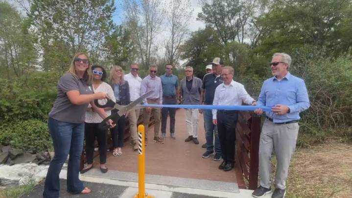 Ribbon cutting ceremony held for new Warrick County trail