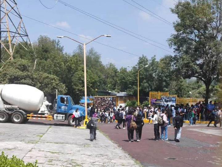 Mario Delgado lamenta muerte de estudiante en CCH Sur