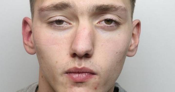 Father and son pretended to be police using blue lights before kidnapping unsuspecting victim