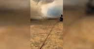 Un incendio de rastrojos en la urbanización Parque Antena moviliza a numerosos efectivos en Estepona