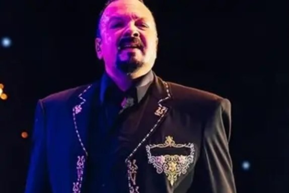 Pepe Aguilar conoció a una de sus nietas