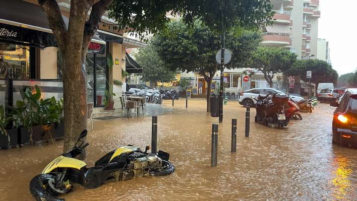El temporal inunda Ibiza y activa a la UME con refuerzos de Valencia y Mallorca
