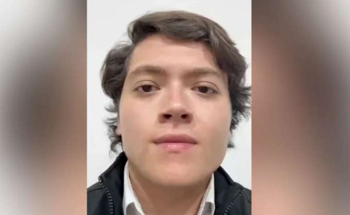 Renuncia Salvador Ramírez como coordinador de comunicación de diputados de Morena tras comentarios por asesinato de Charlie Kirk
