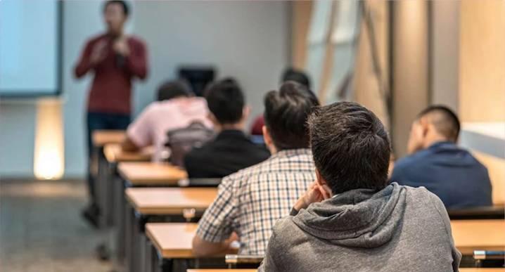 La próxima fuerza laboral del Perú: ¿qué piensan Gen Z y millennials sobre la universidad?