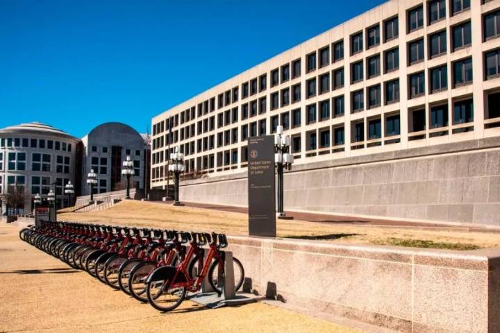 Washington’s bureaucrats are sinking the states