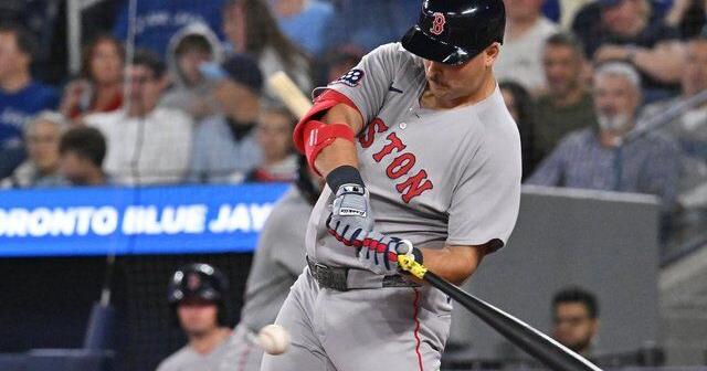 Lowe's two RBI singles lift Red Sox over Blue Jays 4-1; AL East pennant race tightens
