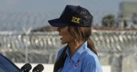 Juez bloquea fin de protecciones legales de EEUU para 1,1 millones de venezolanos y haitianos