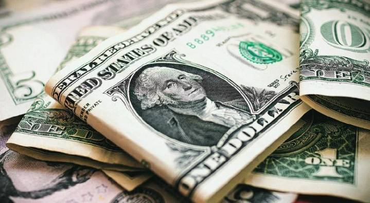 Dólar cotizó por debajo de los 19 pesos en ventanillas; así cotizó hoy