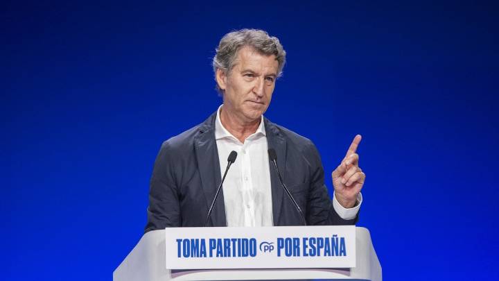 Así es el visado por puntos que pretende controlar la entrada de migrantes que propone Feijóo