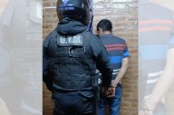 Detienen a un joven tras robo en un local comercial del centro bandeño