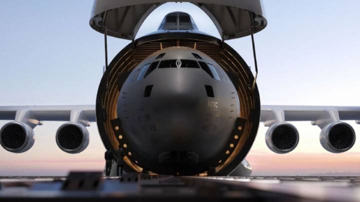 Estados Unidos piensa en un avión de transporte gigante capaz de trasladar 18 helicópteros y varios aviones cazas
