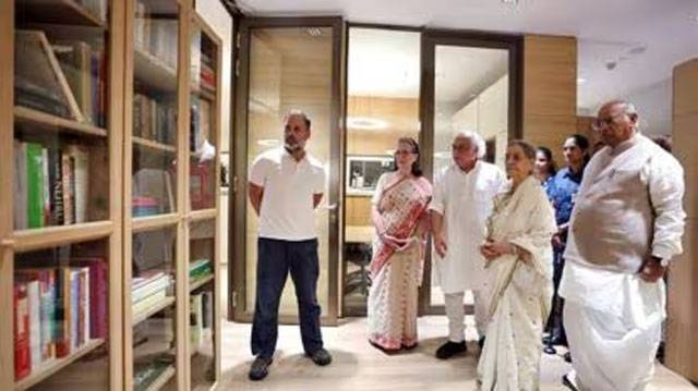 Sonia Gandhi inaugurates Manmohan Singh Library at Congress headquarters