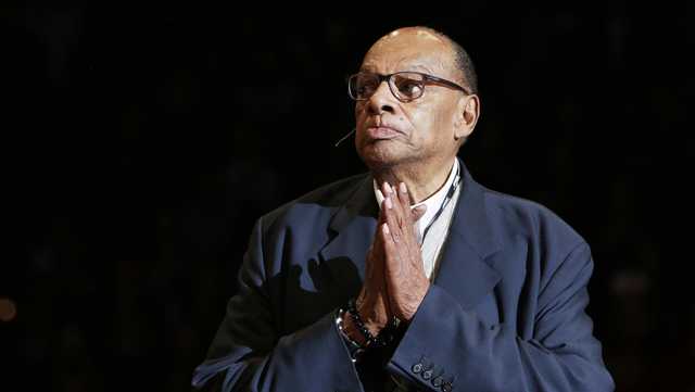 Basketball Hall of Famer George Raveling, who influenced Michael Jordan's Nike deal, dies at 88
