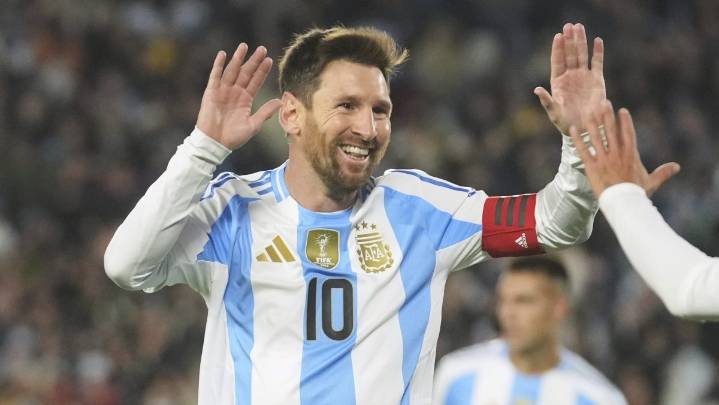 Messi se despide de su público con doblete en la goleada de Argentina sobre Venezuela