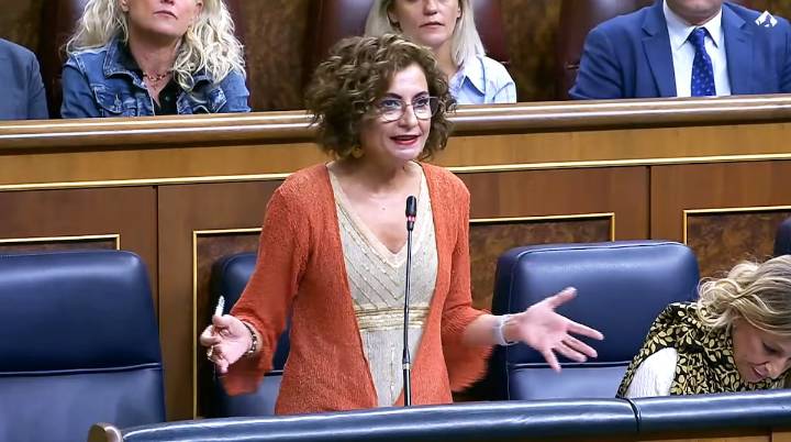 Última hora de la actualidad política, en directo | El PP ataca al Gobierno por las pulseras antimaltrato y Montero les acusa de querer causar “una alerta social”
