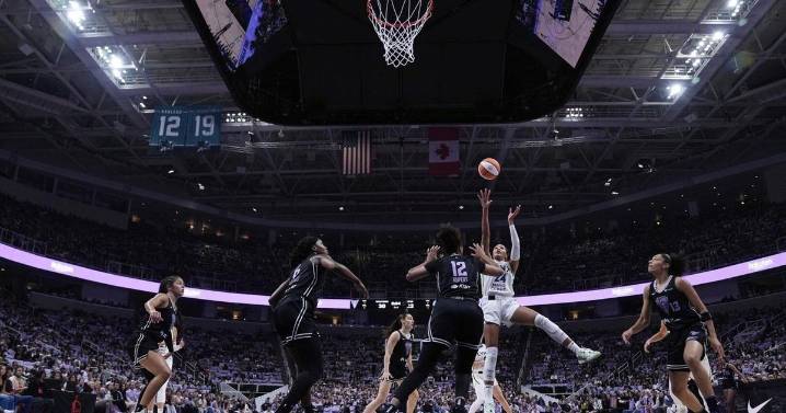 Collier scores 24 points as No. 1 seed Lynx beat Valkyries 75
