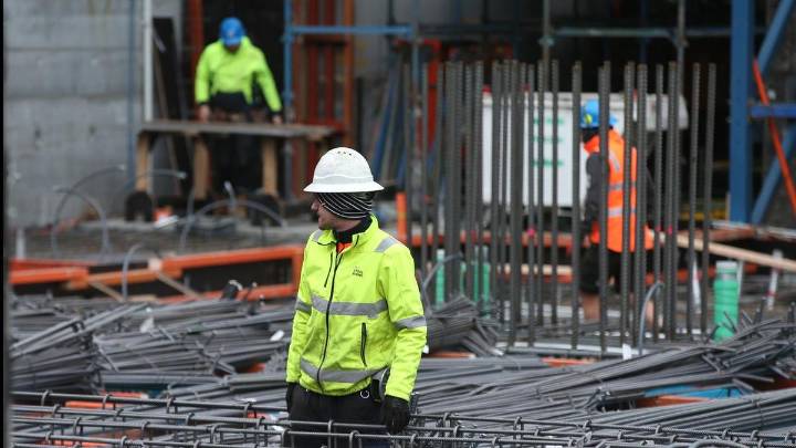 Signs of cooling labour market in surprise job numbers