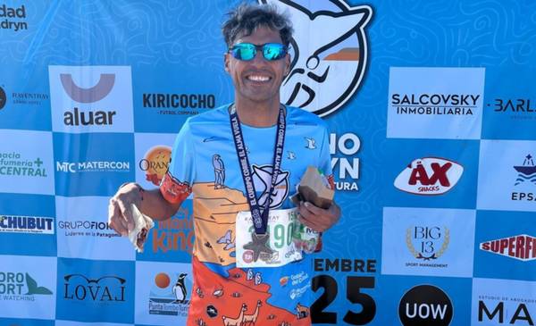 Haro y Hueche en la cima del podio de los 15K