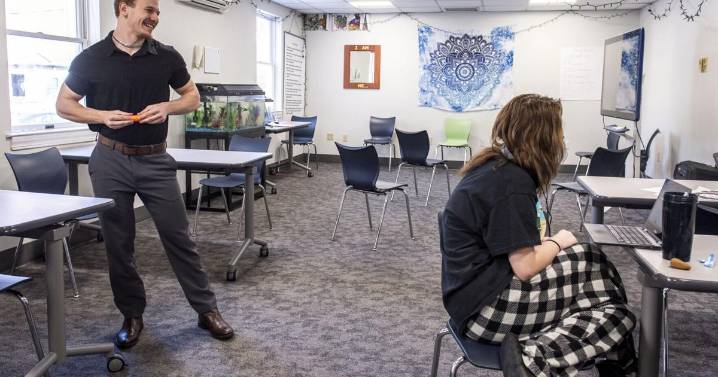 Phoenix Recovery Academy graduate returns to school as peer recovery specialist
