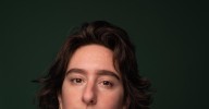 "Cuando era pequeña me llamaban Anne Frank, porque era judía y me parecía, y lo odiaba"