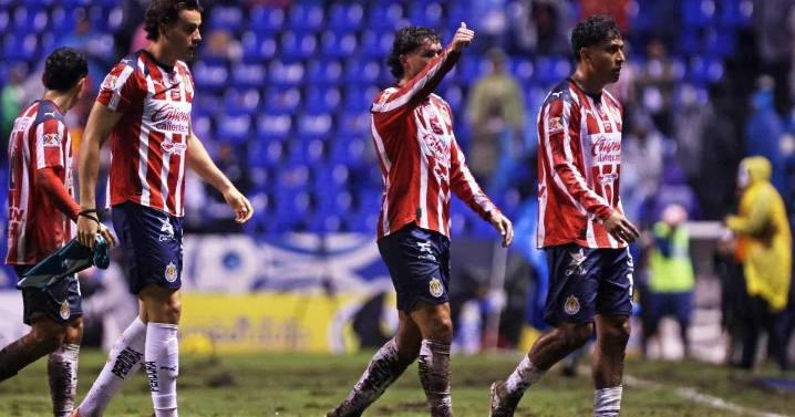 Chivas vence 2-0 a Puebla y entra a zona de clasificación en el Apertura 2025