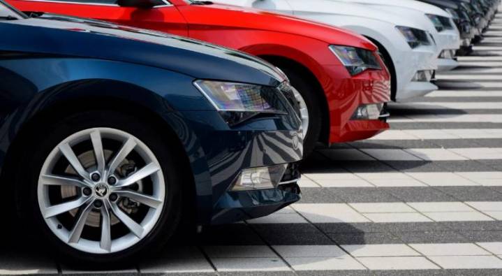 Liga venta de autos en México seis meses seguidos de caída