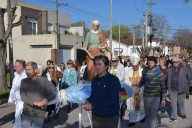 Colonia Hinojo celebró su festividad patronal con una masiva procesión y misa